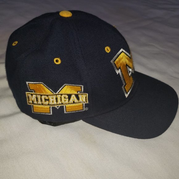 Vtg  University Michigan Wolverines Fitted Size 7 1/8 Hat  80% Acrylic  20% Wool - Picture 5 of 9